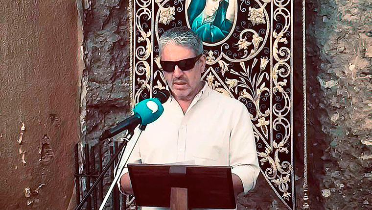 Jos&eacute; Manuel Zambrano Velasco explica el proyecto de la Casa de Hermandad de los Dolores de Padul