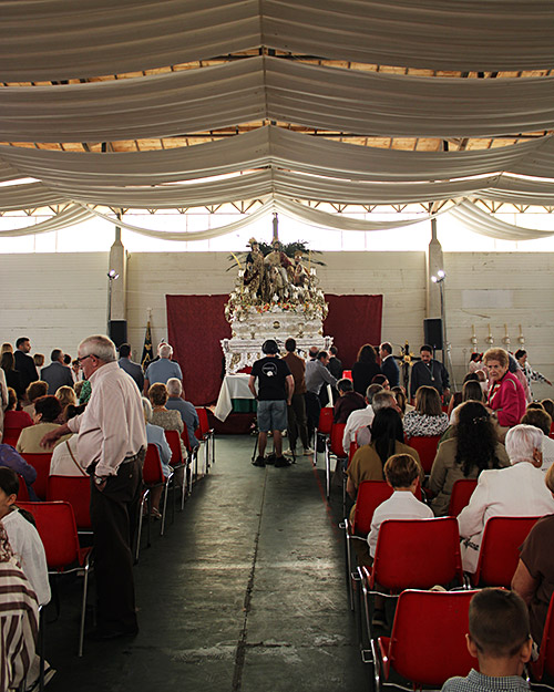 Eucarist&iacute;a de Acci&oacute;n de Gracias por el XXV aniversario de la Hermandad de la Borriquilla de Padul en la carpa municipal.