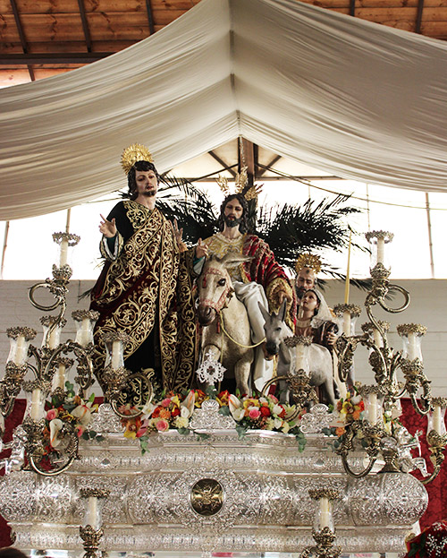 El Se&ntilde;or de la Victoria presidiendo la celebraci&oacute;n eucar&iacute;stica del XXV aniversario de la Borriquilla de Padul.