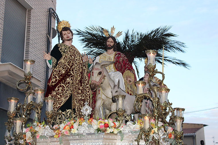 Nuestro Padre Jes&uacute;s de la Victoria durante el traslado extraordinario de regreso por las calles de Padul.