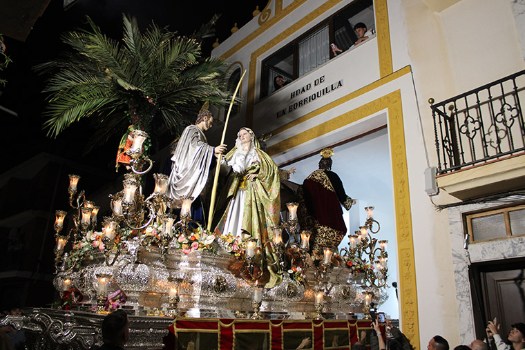 Nuestro Padre Jes&uacute;s de la Victoria durante el traslado nocturno de regreso a su Casa de Hermandad.